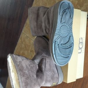UGG size 7 brown